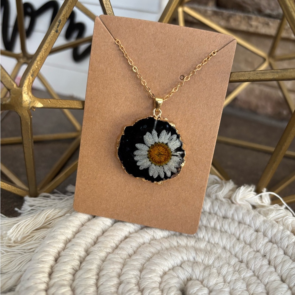 Natural flowers resin pendant and gold chain